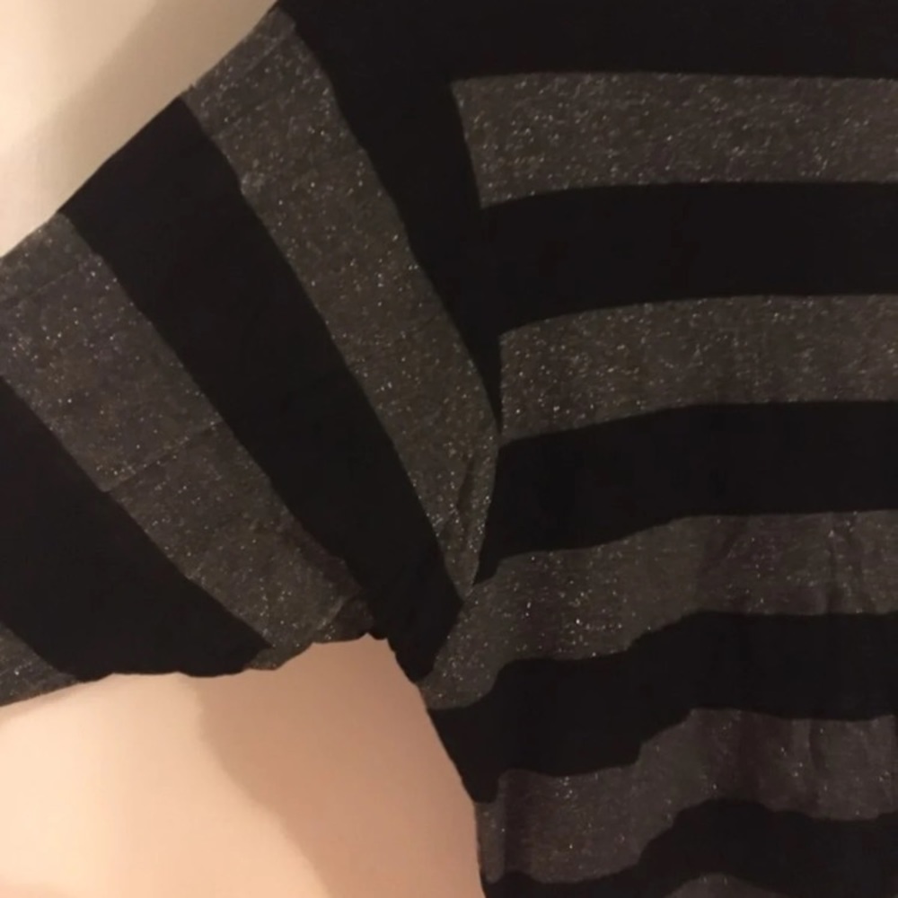 Sweater - Picture 2 of 6